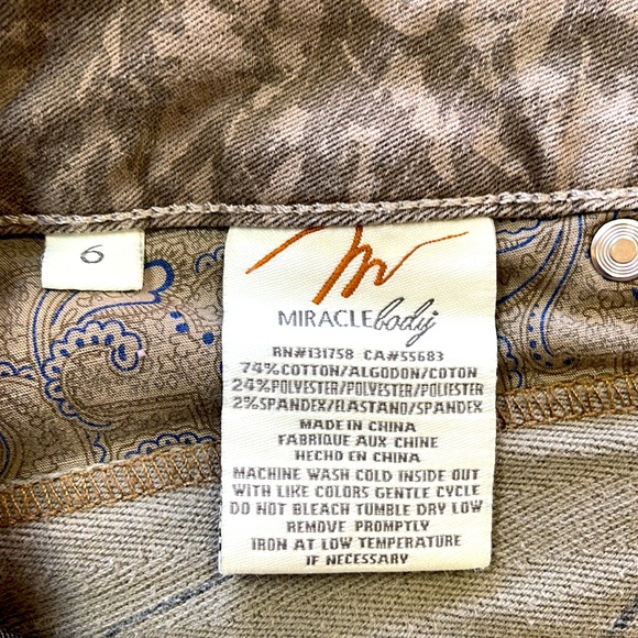 Jeans - Picture 3 of 3